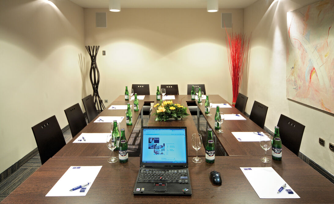 Occidental Hotel 4*